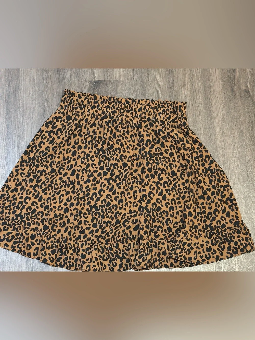 Leopard Print Ruffle Hem Mini Skirt Women’s Medium Boho Elastic Waist Lined